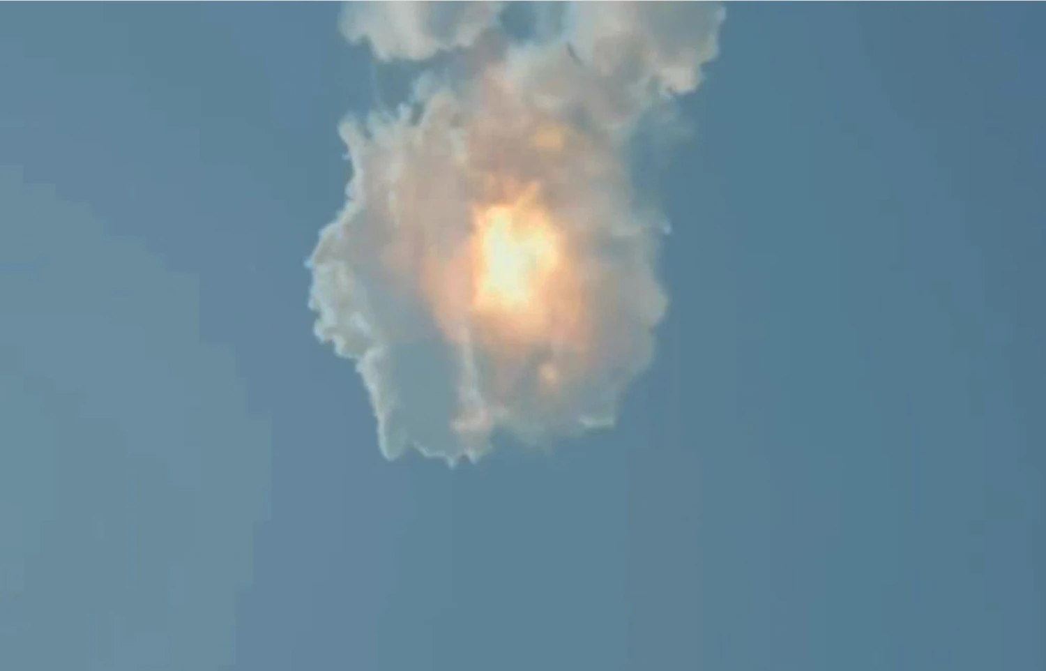 SpaceX Starship Explodes